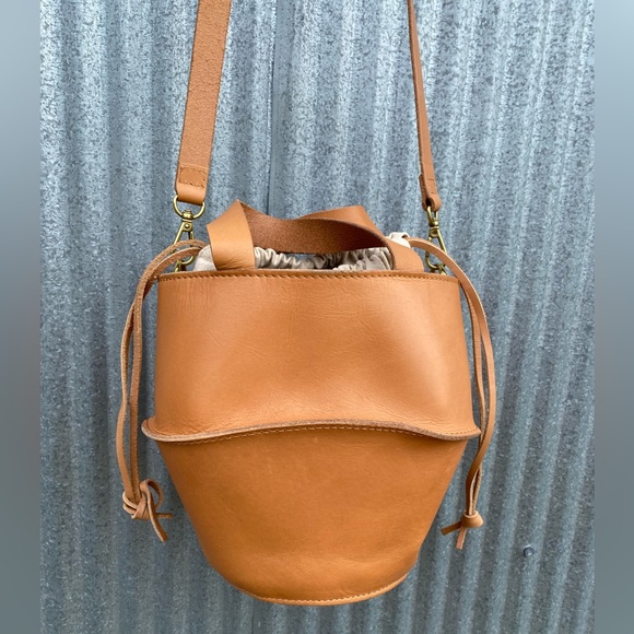 Madewell Handbags - Circular Cinch Up Leather Crosbody Bag